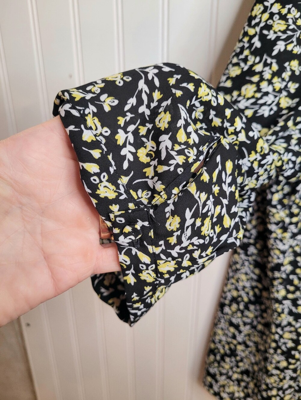 Carolina Belle Black Ditsy Floral V-Neck Flowy Tunic Top Sz 3X Boho Cottagecore - Picture 6 of 7